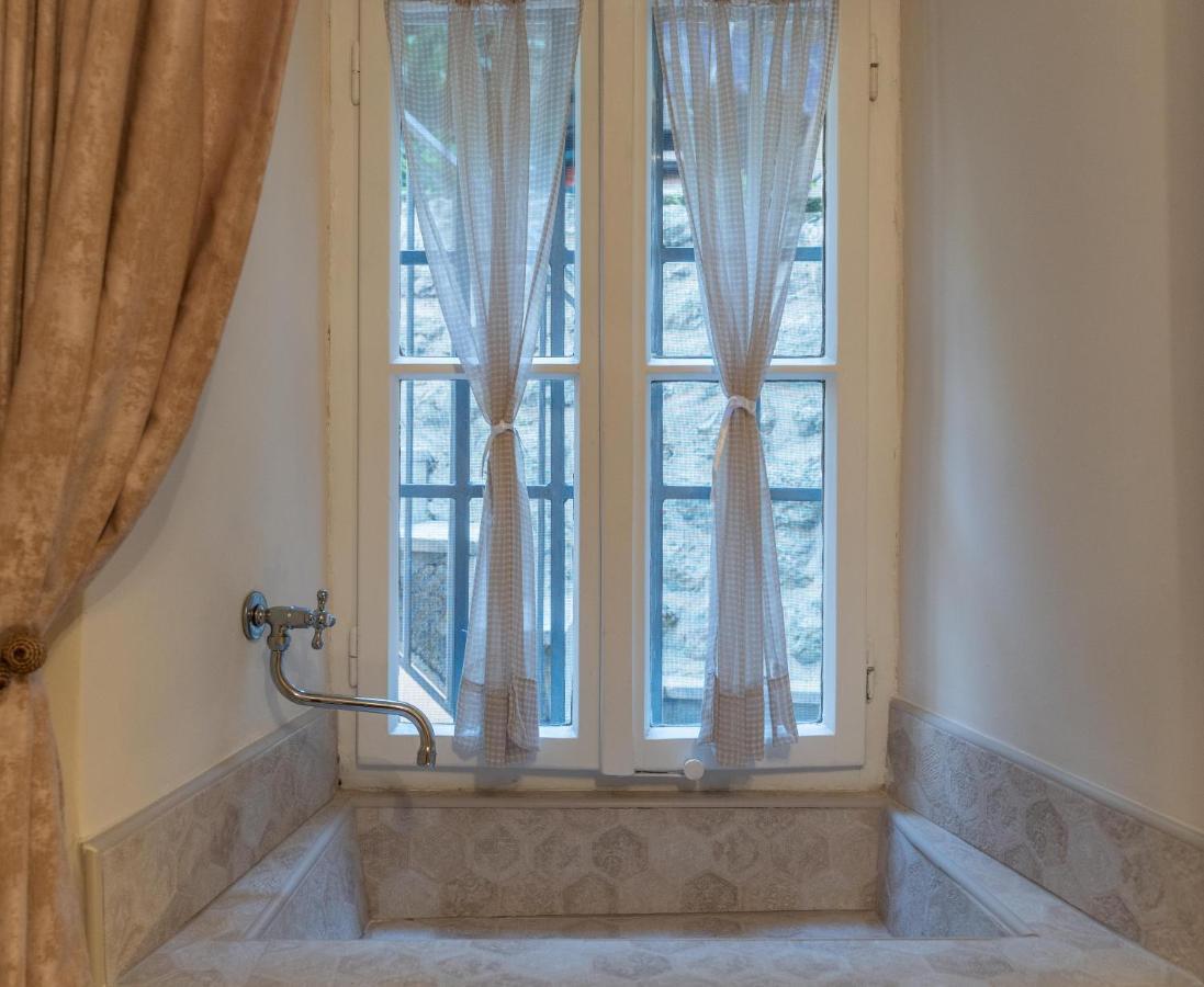 Regina Di Dobrota Apartment Kotor Exterior photo
