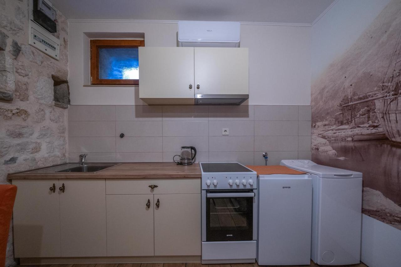 Regina Di Dobrota Apartment Kotor Exterior photo