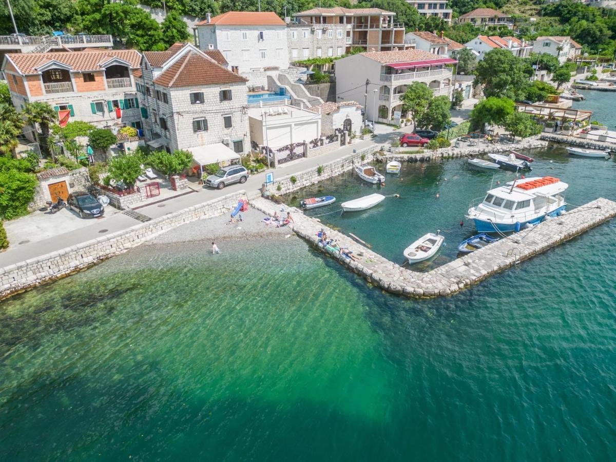 Regina Di Dobrota Apartment Kotor Exterior photo