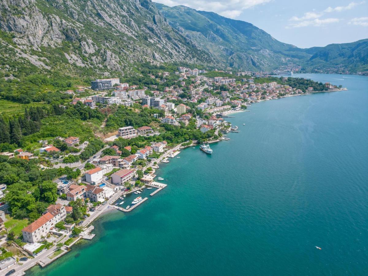 Regina Di Dobrota Apartment Kotor Exterior photo