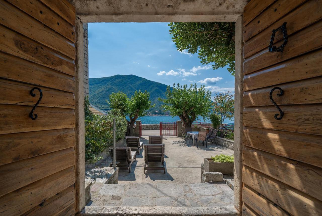 Regina Di Dobrota Apartment Kotor Exterior photo