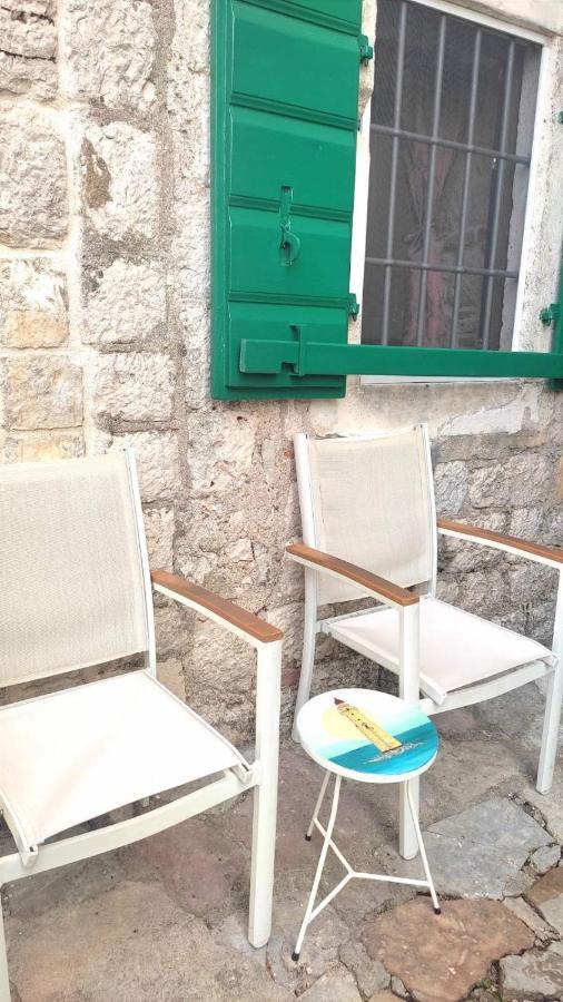 Regina Di Dobrota Apartment Kotor Exterior photo
