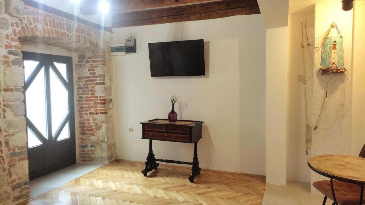 Regina Di Dobrota Apartment Kotor Exterior photo