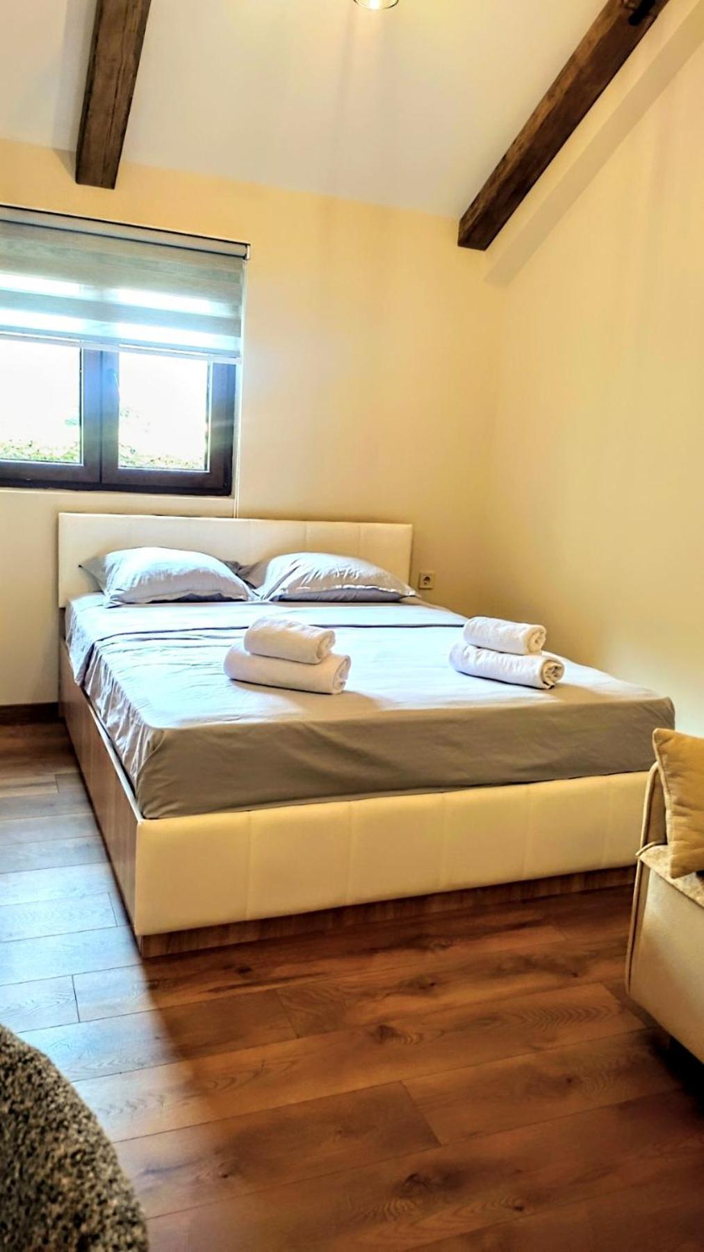 Regina Di Dobrota Apartment Kotor Exterior photo