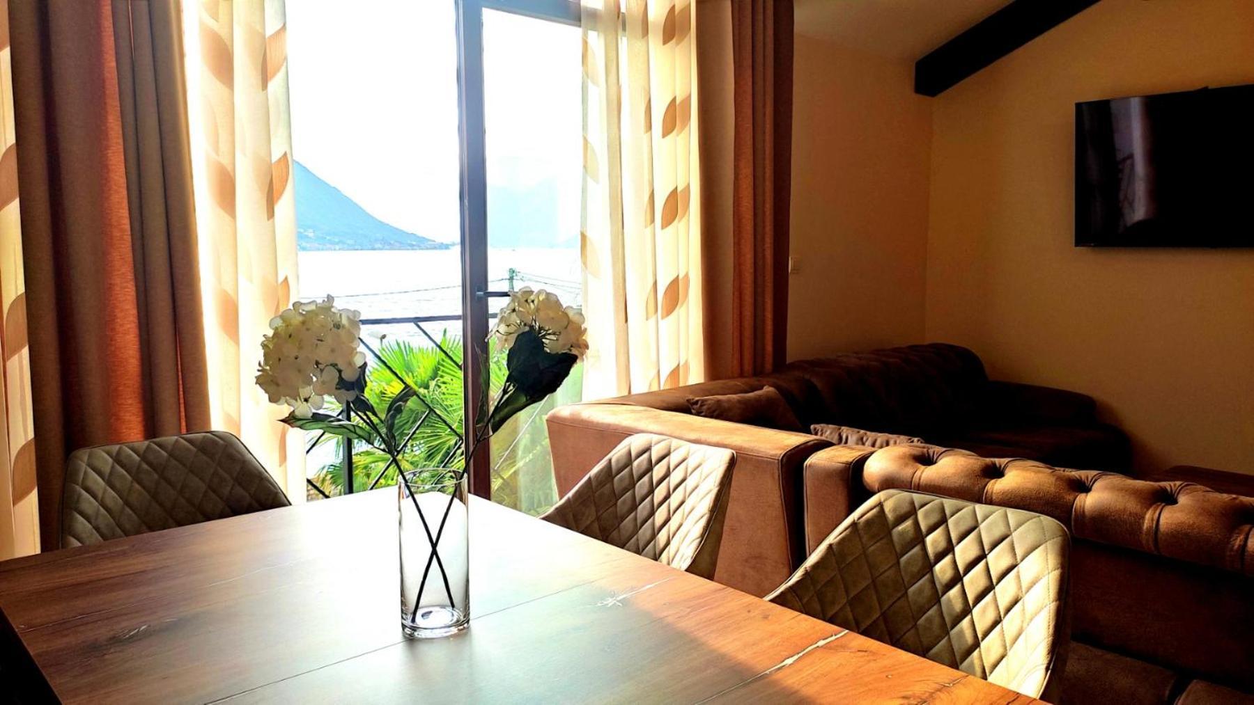 Regina Di Dobrota Apartment Kotor Exterior photo