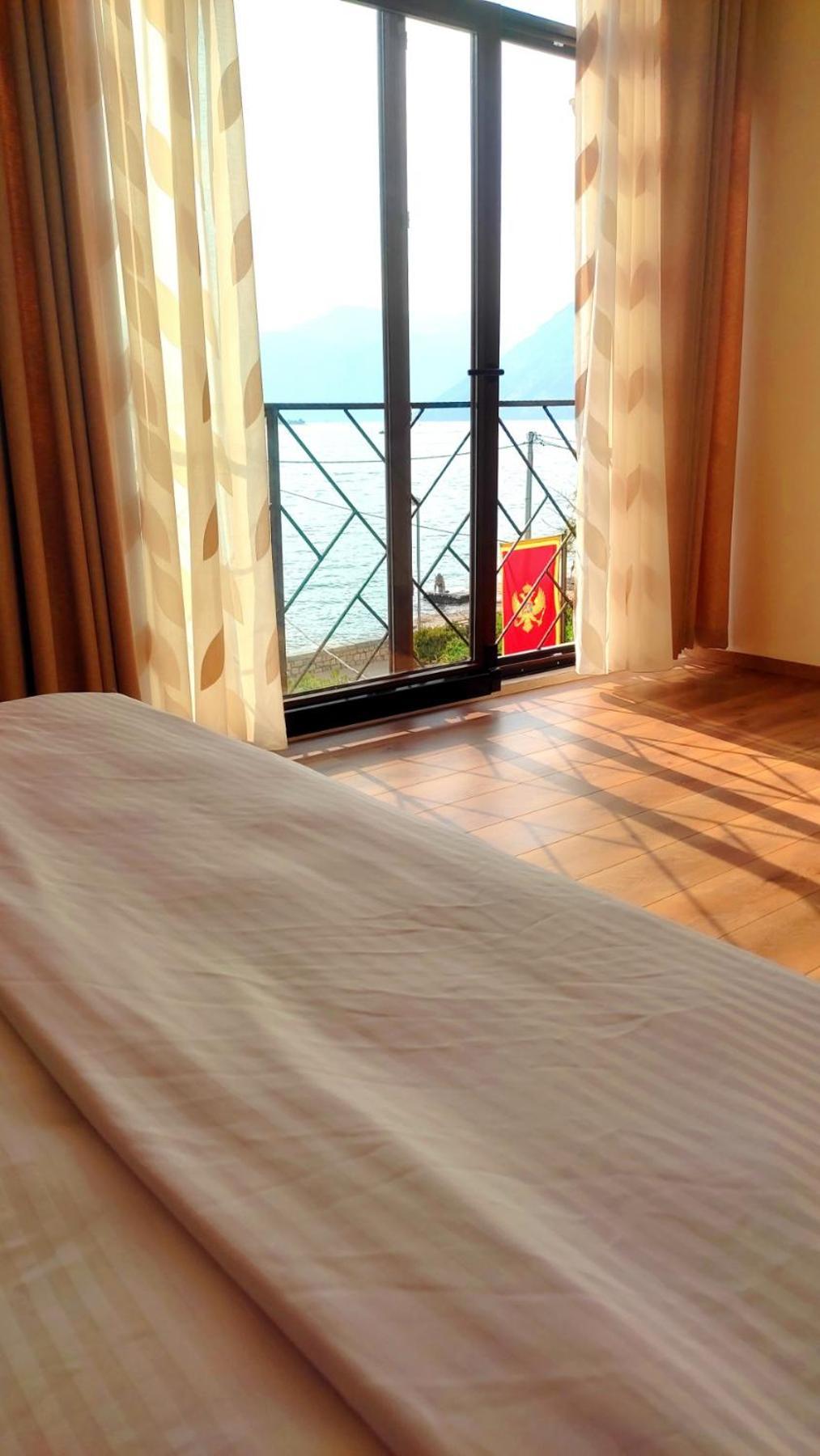 Regina Di Dobrota Apartment Kotor Exterior photo