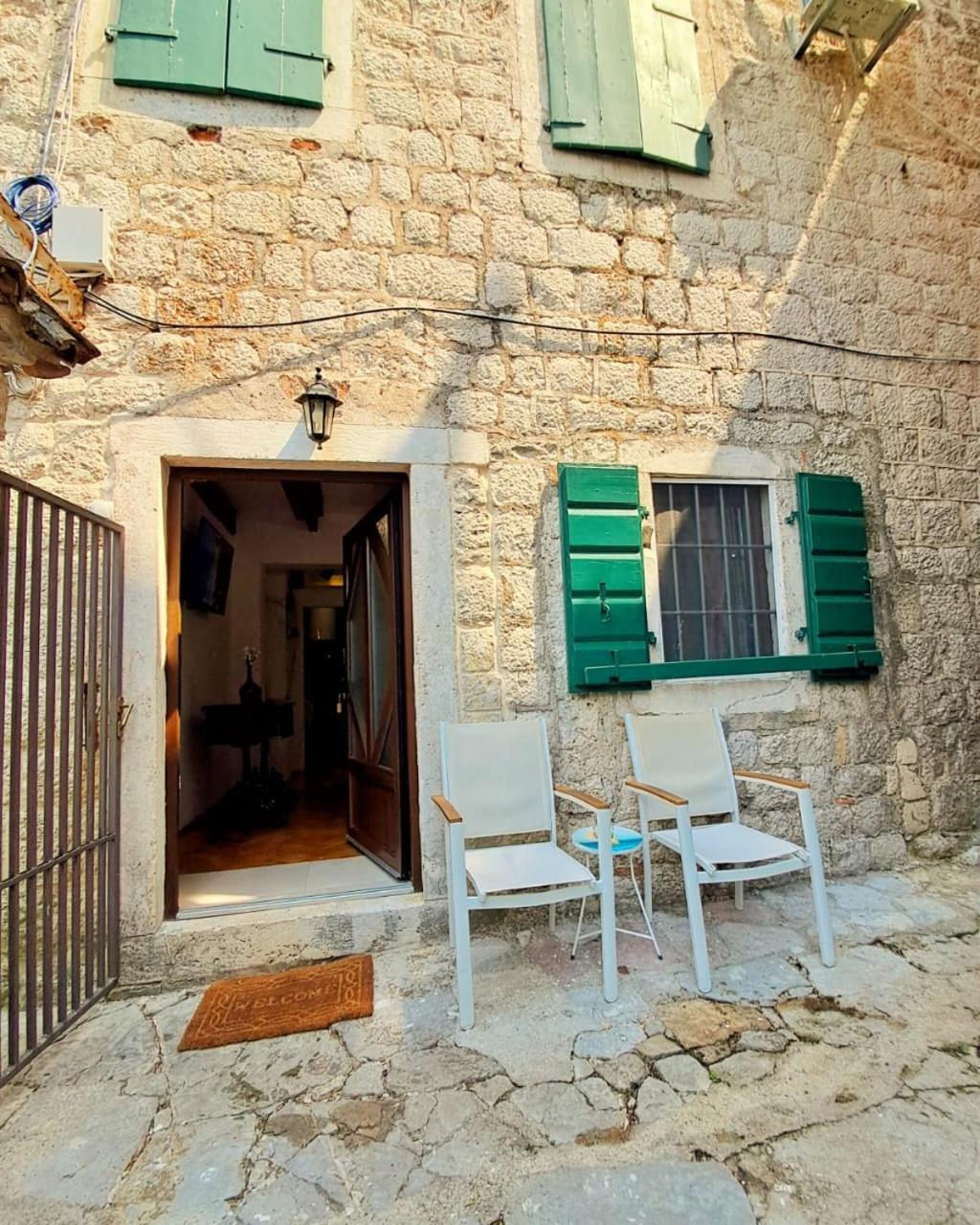 Regina Di Dobrota Apartment Kotor Exterior photo