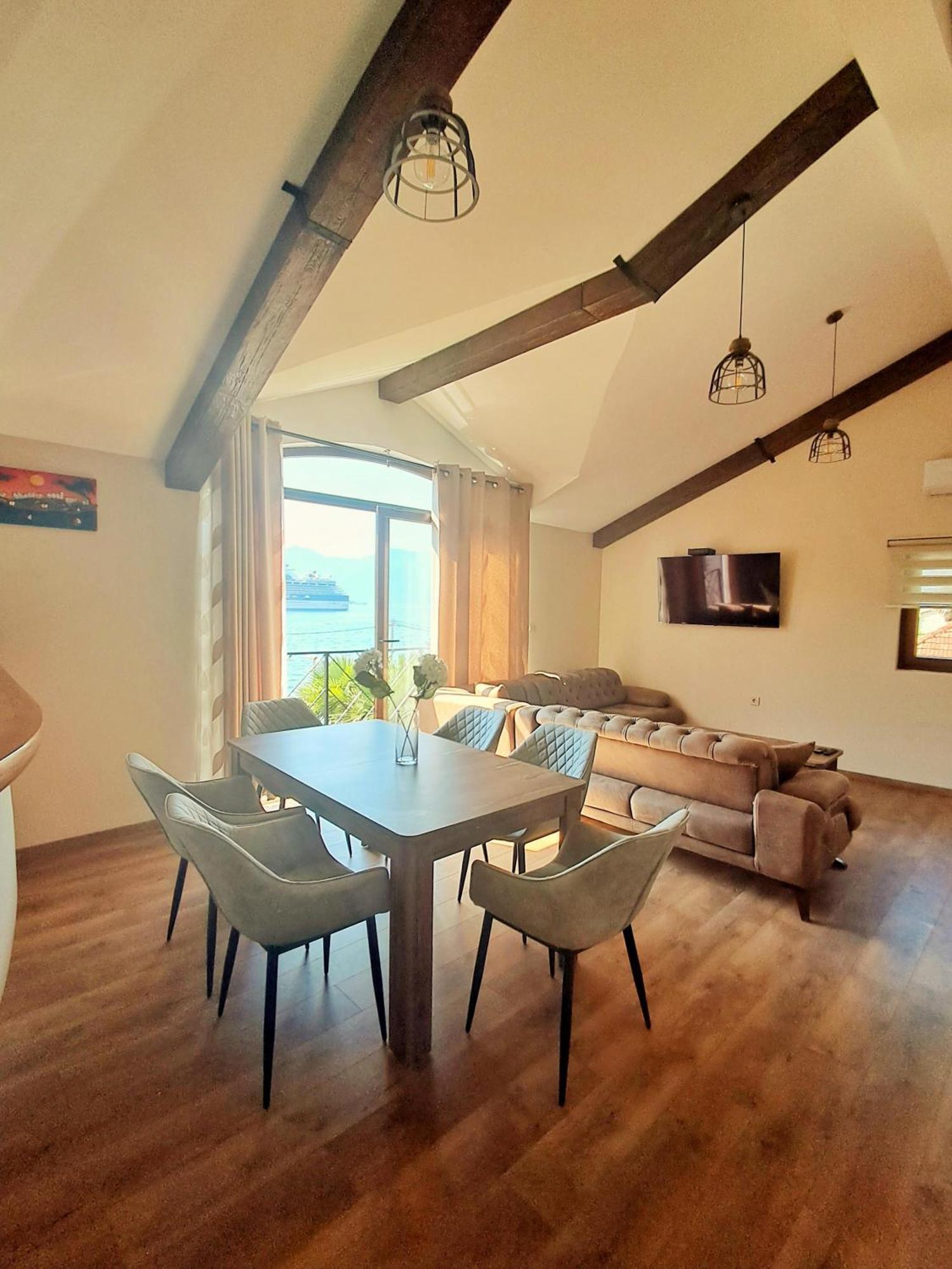 Regina Di Dobrota Apartment Kotor Exterior photo